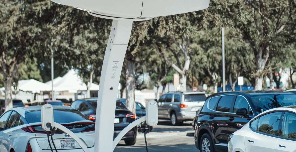 Tesla vs Ford charging stations